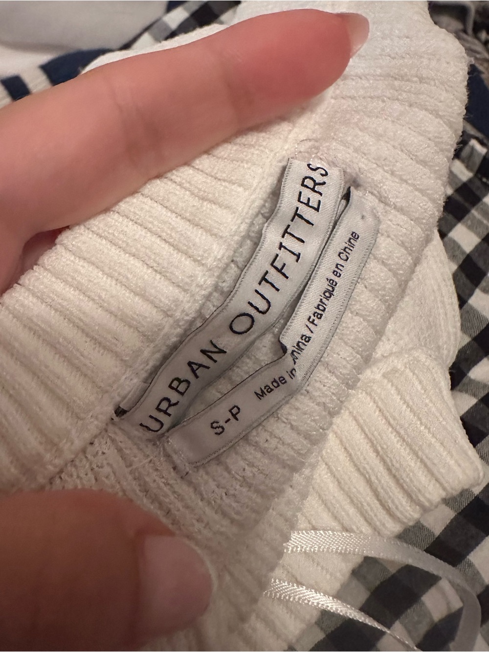 Urban Outfitters White Ribbed Halter Knit Crop Top - Picture 3 of 3